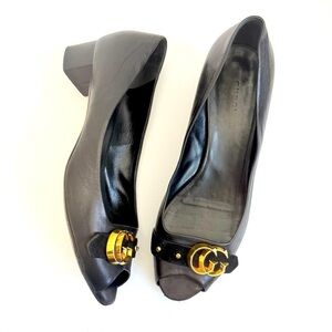 Gucci Black Leather Interlocking GG logo embellished peep toe pumps EU 41